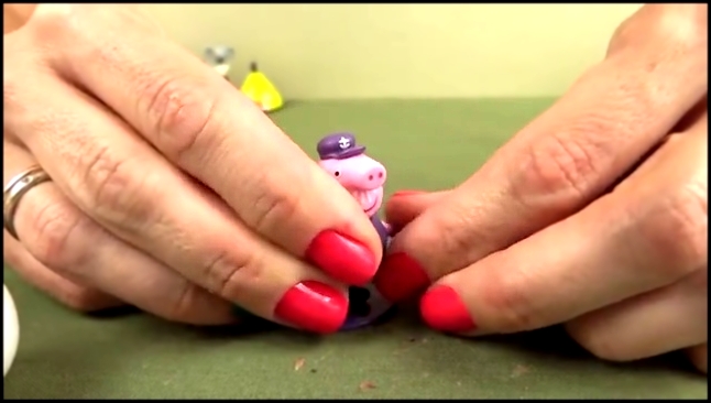 Kinder Surprise, Chupa Chups свинка Пеппа, Angry Birds шоколадные яица с сюрпизом-игрушкой. 