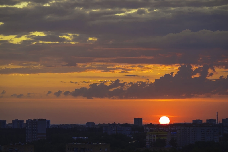 Солнце встает над городом Ленина