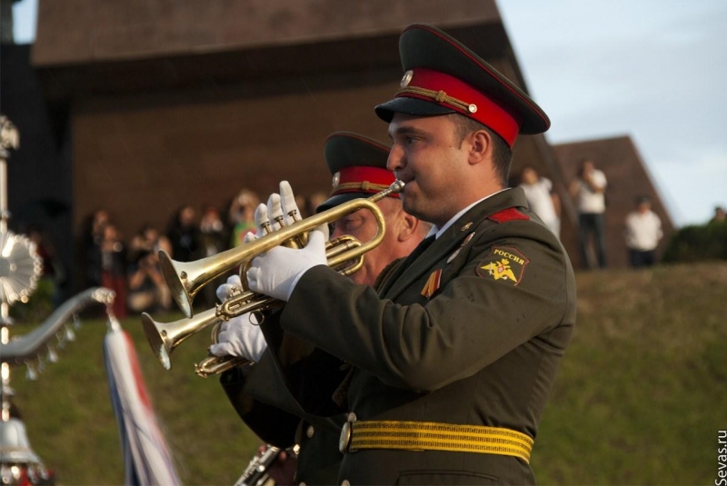 Военный оркестр штаба военного округа. Солист-Анатолий Яременко