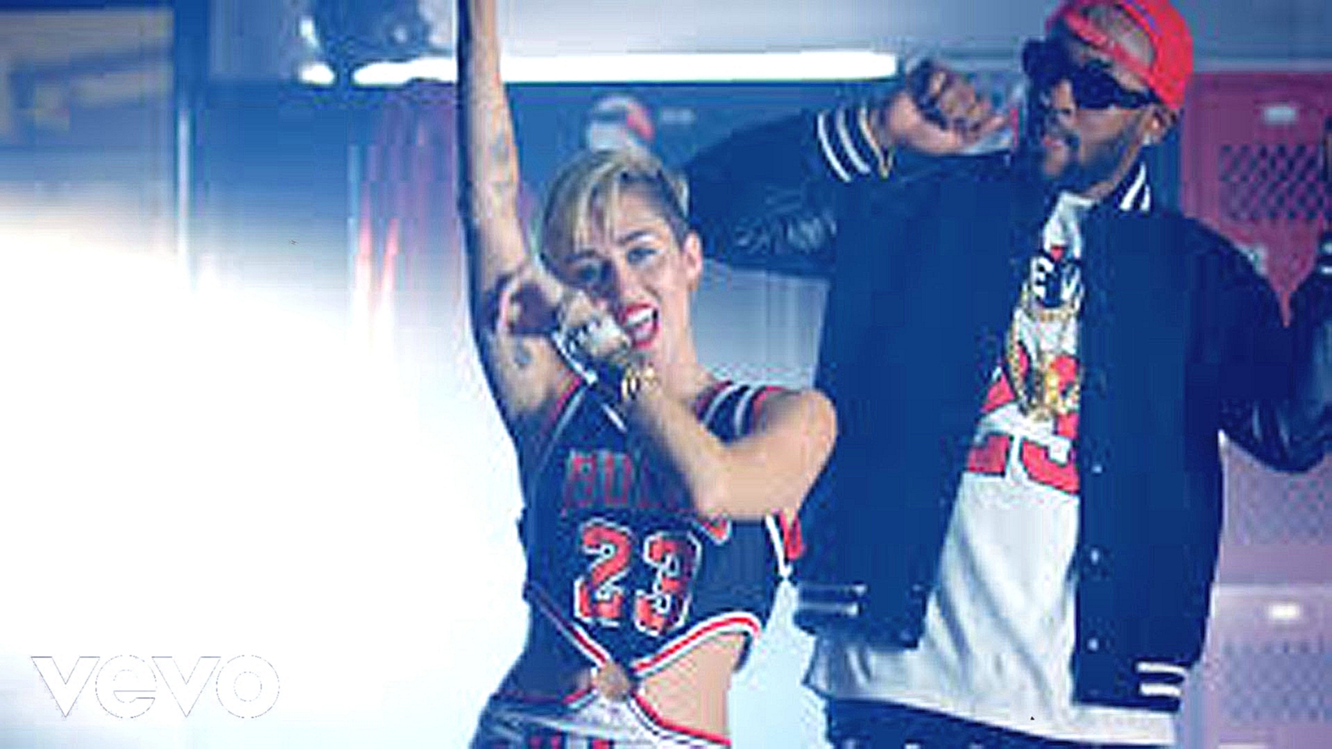 Mike WiLL Made-It - 23 ft. Miley Cyrus, Wiz Khalifa, Juicy J 