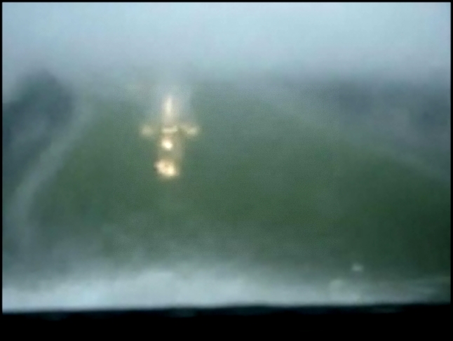 Посадка в дождь самолета McDonnell Douglas MD-83 