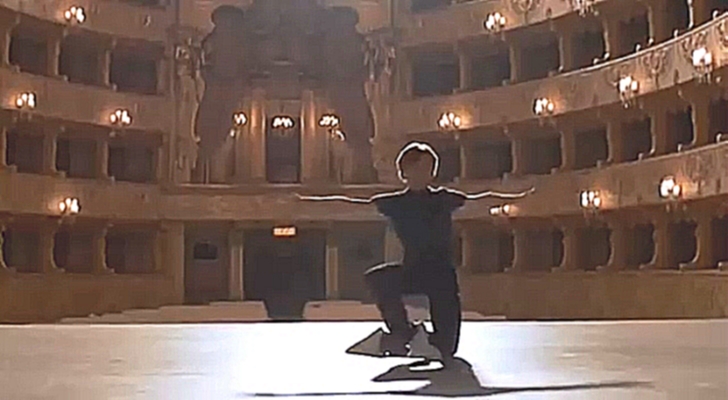 Сцена из фильма "Белые ночи", 1985 Михаил Барышников танцует под песню Высоцкого 