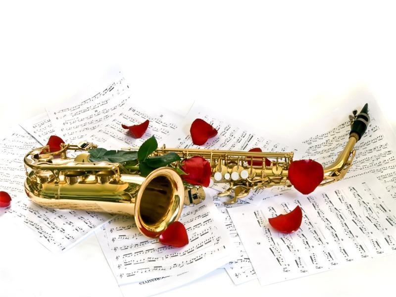 Игра на саксофоне - просто музыка