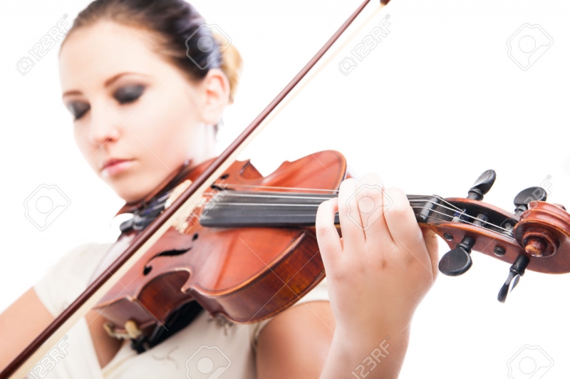 Игра на скрипке - очень грустная музыка