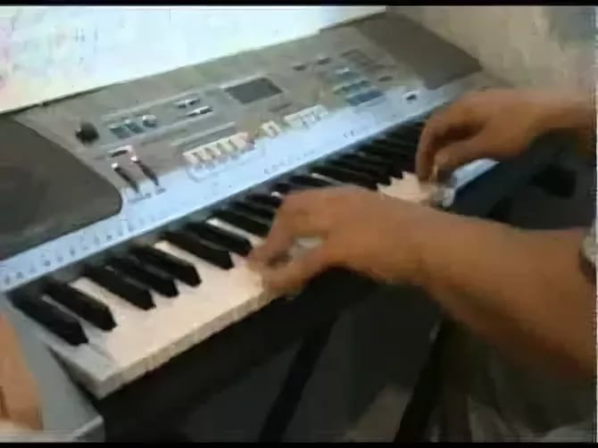 [muzmo.ru] пианино - эта игра на пианино затронула меня , не слышал я никогда более троготельной песни чем она ,здесь не надо слов всё нотами сказано