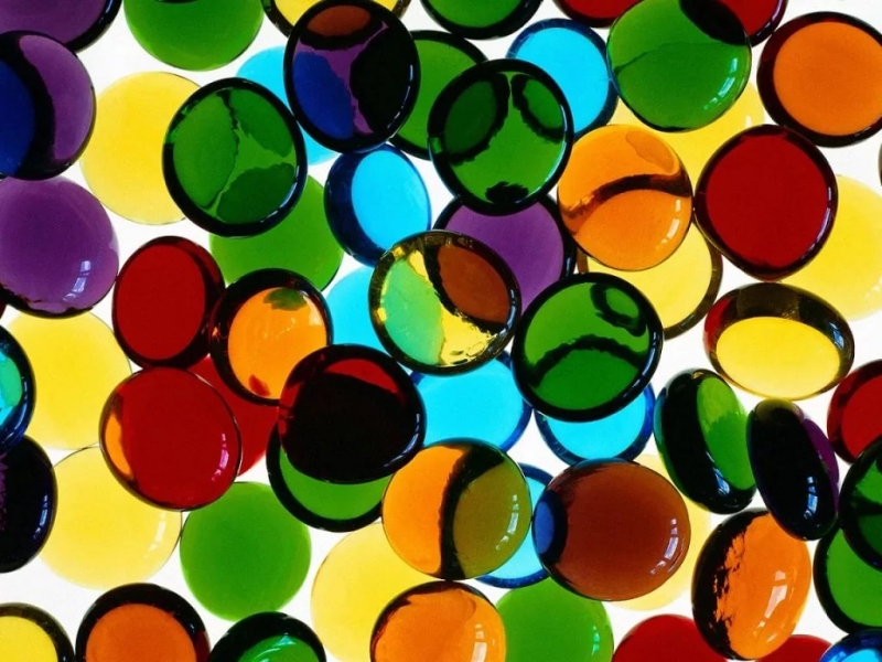 Разноцветные стекляшки - Разноцветная игра