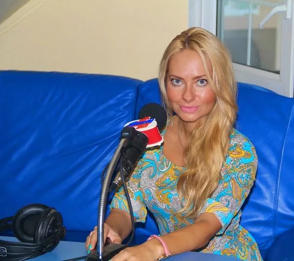 Скрябін & Dekolte - Дівчина з кафешки на метро ''Либідська'' альбомна