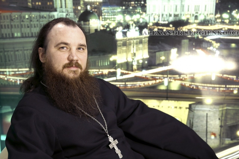 Священник Максим Каскун