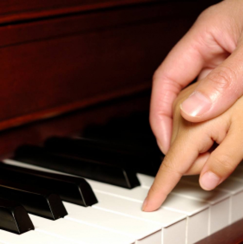 Уроки игры на фортепиано - Месяц