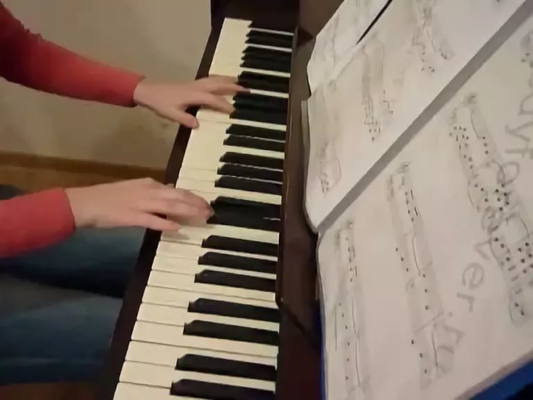 Великолепная игра на фортепиано