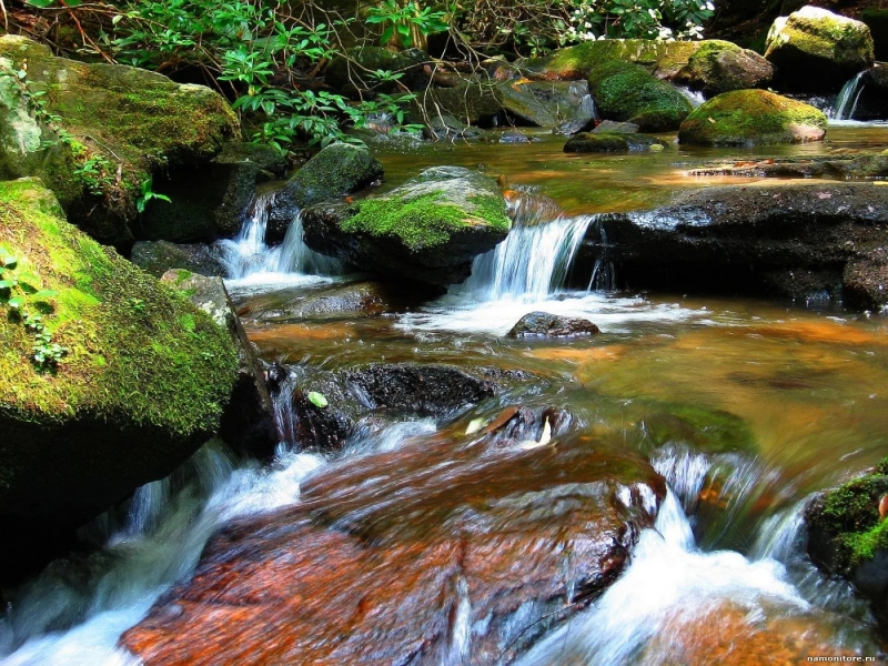 Звуки природы - Плески и журчание воды у течения водопада